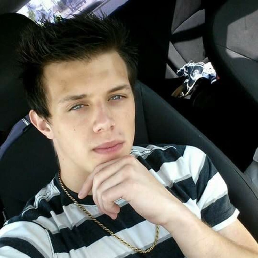 Meet your Posher, Alex